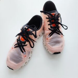 On Running Shoes - Cloud X 3 - Womens Size 7 - 150 Miles On